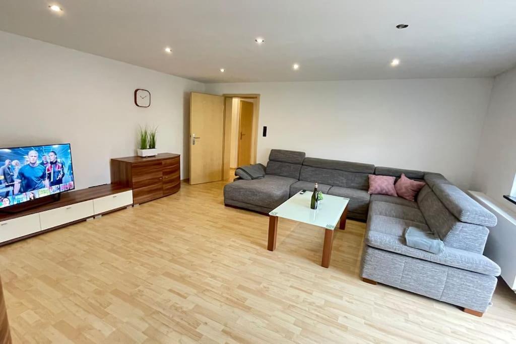 Shine Apartment Schwarzenfeld Buitenkant foto